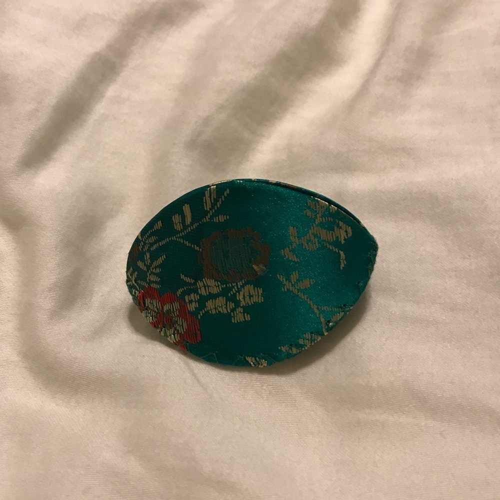 Jewelry holder for traveling